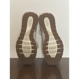 SKECHERS FURY WOMEN’S ATHLETIC SHOE Brown/ Taupe Sz 8 Comfort Memory Foam